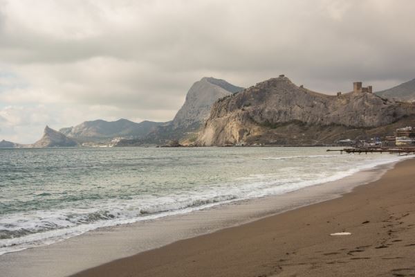 <br />
Министр курортов Крыма рассказал об открытии 14 новых пляжей<br />

