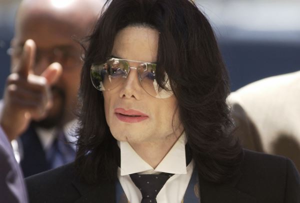 Новые подробности насилия: что жертвы Майкла Джексона рассказали о певце?