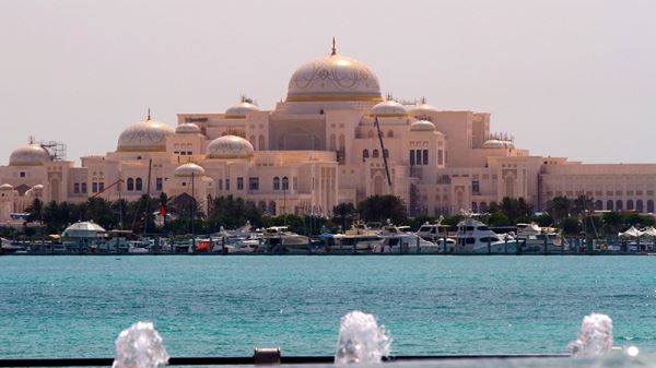 <br />
У туристов в ОАЭ повышаются шансы на встречу с президентом<br />
